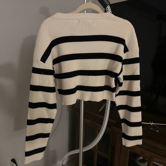 Cropped Knit Sweater, NWT, Size M - Picture 6 of 6